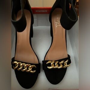 Black Chain Toed Accent Sandals